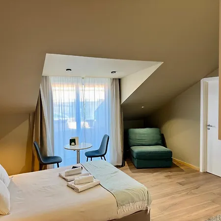 Lovely Fully Equipped Near Subway N10 - Shared Bathroom With Another Lisboa
