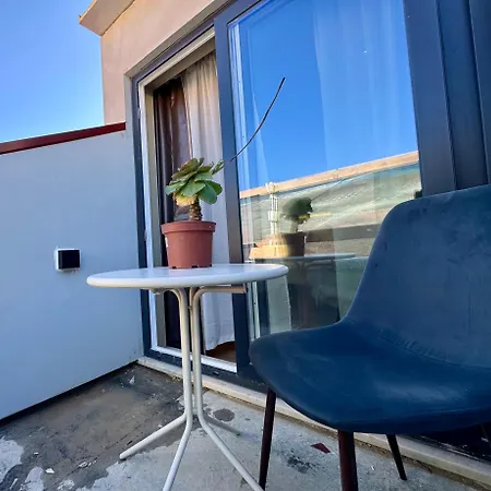 Lovely Fully Equipped Near Subway N10 - Shared Bathroom With Another * Lissabon