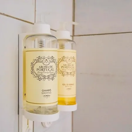 Lovely Fully Equipped Near Subway N10 - Shared Bathroom With Another Apartment