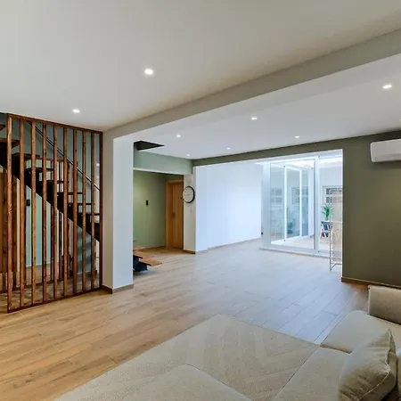 Lovely Fully Equipped Near Subway N10 - Shared Bathroom With Another