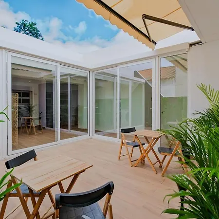 Lovely Fully Equipped Near Subway N10 - Shared Bathroom With Another Apartment *