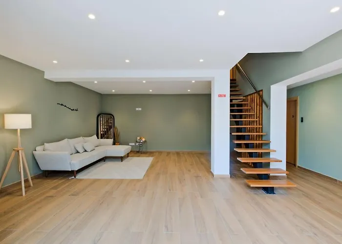 Lovely Fully Equipped Near Subway N10 - Shared Bathroom With Another