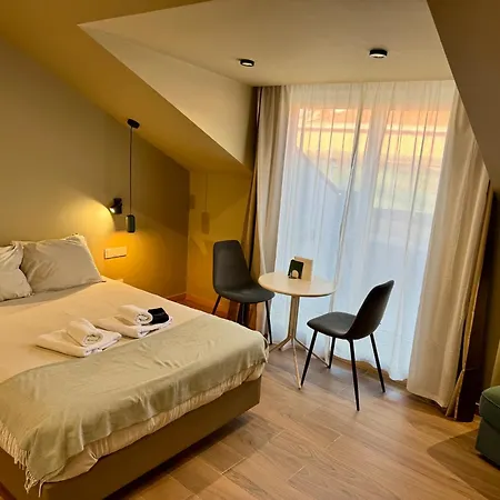 Lovely Fully Equipped Near Subway N10 - Shared Bathroom With Another