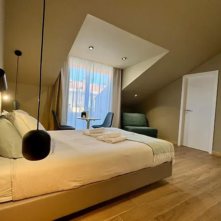 Lovely Fully Equipped Near Subway N10 - Shared Bathroom With Another * Lisboa