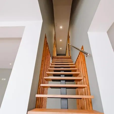 Lovely Fully Equipped Near Subway N10 - Shared Bathroom With Another Appartement *
