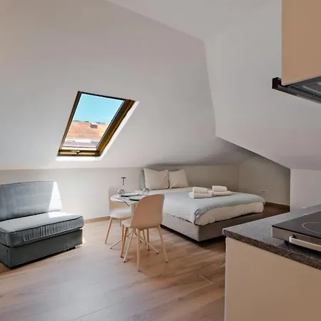 Lovely Fully Equipped Near Subway N10 - Shared Bathroom With Another Appartement